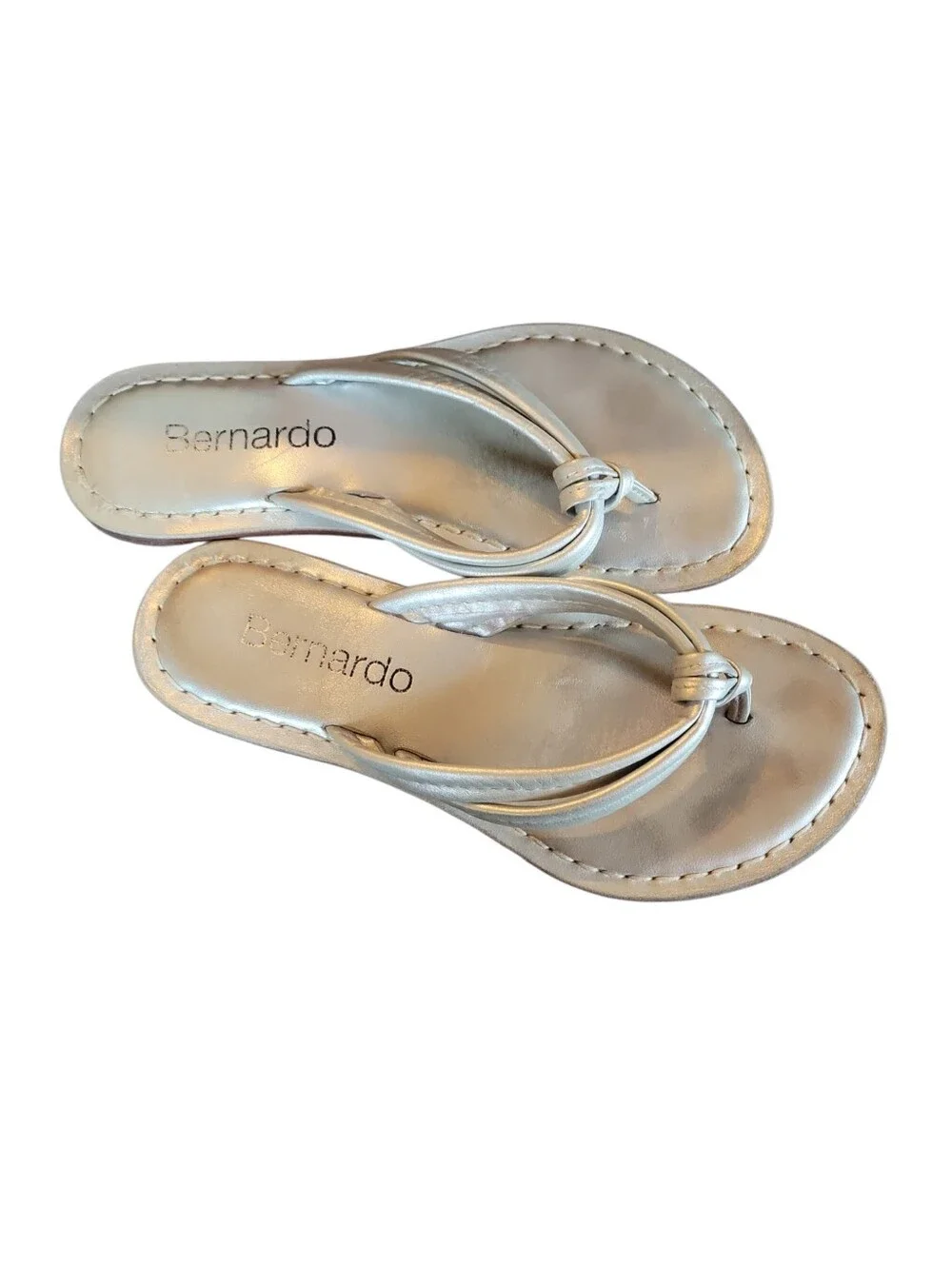 Bernardo Miami Women's Metallic Silver Knotted Thong  Summer Sandals Sz 7M